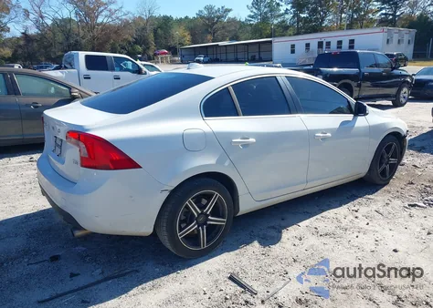 2013 Volvo S60 T5/T5 Platinum/T5 Premier/T5 Premier Plus из США, поврежденный, VIN YV1612FS4D1213944